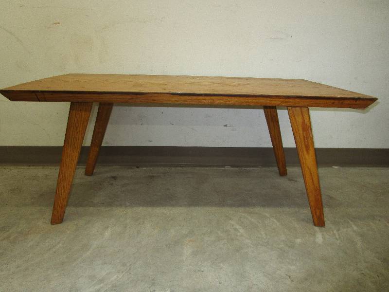 lot 64 image: Coffee Table