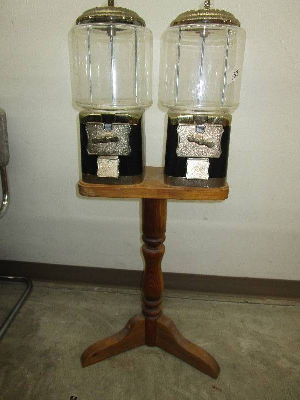 lot 90 image: Candy Dispensers with Keys