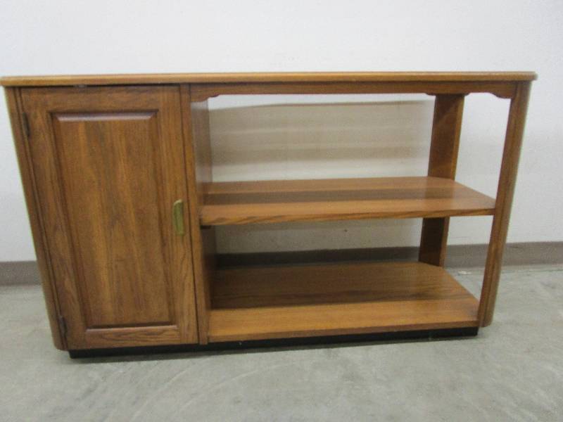 lot 92 image: Couch Table