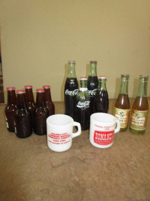 lot 124 image: Flat of Bottles and Mugs