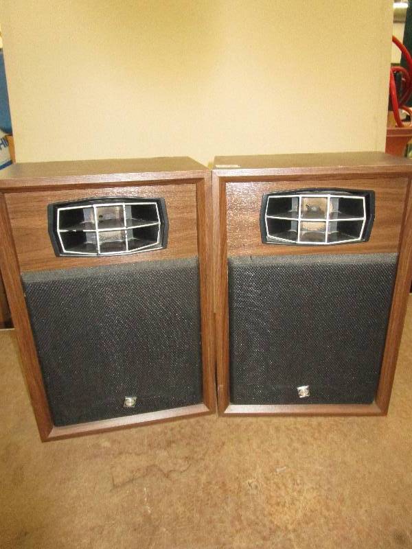 lot 125 image: Pair of 3-way Hi Fidelity, Sanyo Speakers