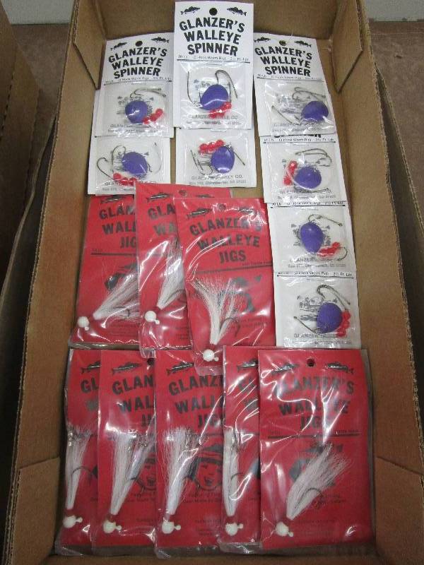 lot 136 image: 8 Walley Spinners Purple and 8 Walley Jigs White