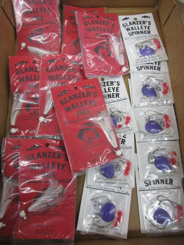 lot 137 image: 8 Walley Spinners Purple and 8 Walley Jigs White
