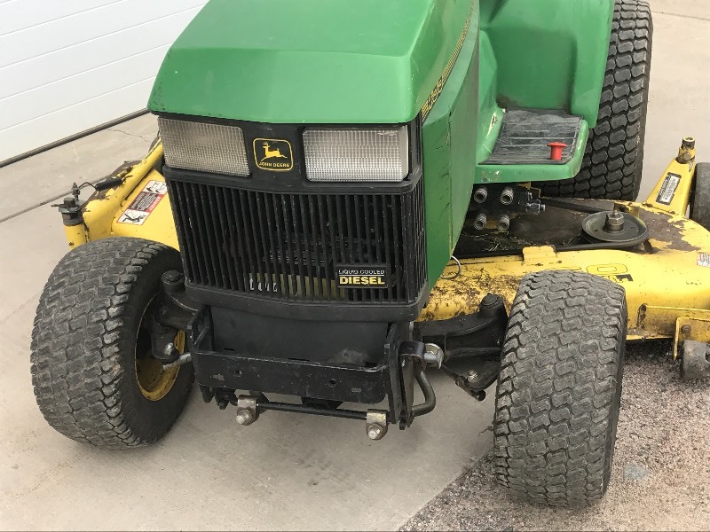 lot 2 image: John Deere 455 Tractor