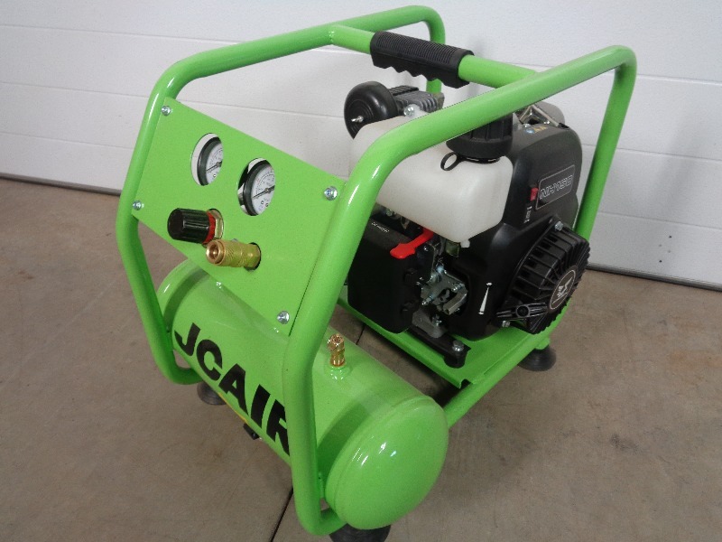 lot 9 image: New Gas Powered Air Compressor
