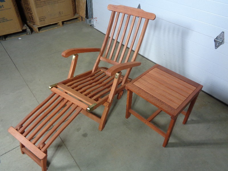 lot 26 image: New Wood Lounge Chair with Side Table