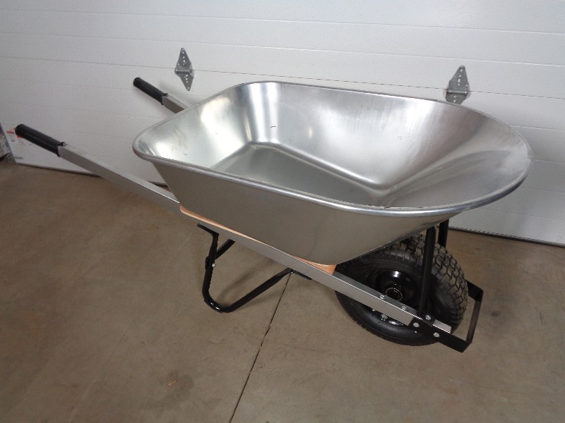 lot 30 image: New Steel Wheelbarrow