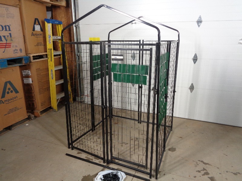 lot 45 image: New Display Model Dog Kennel