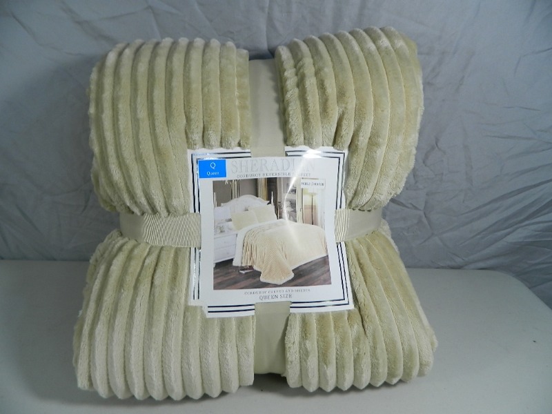 lot 55 image: New Queen Size Corduroy Reversible Blanket