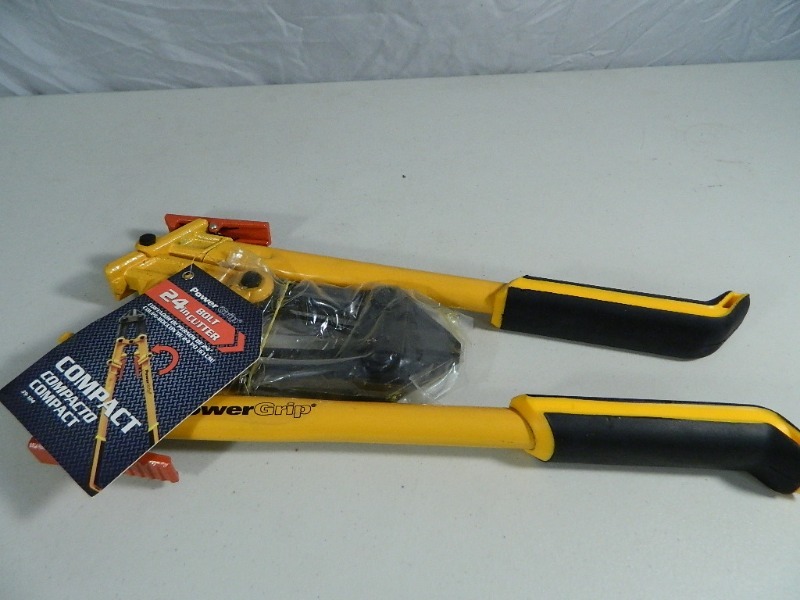 lot 84 image: New Compact 24 Bolt Cutter