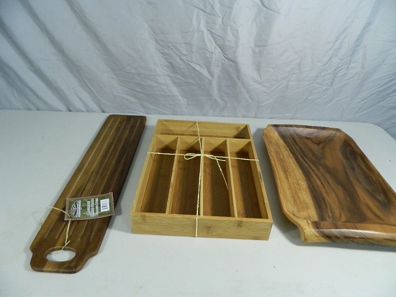 lot 141 image: New Wood Kitchen Items