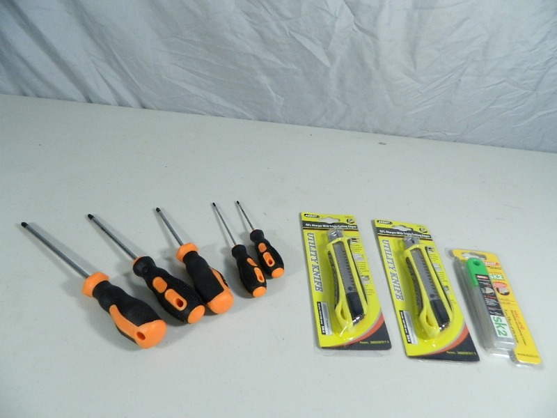 lot 174 image: New Assist Tools