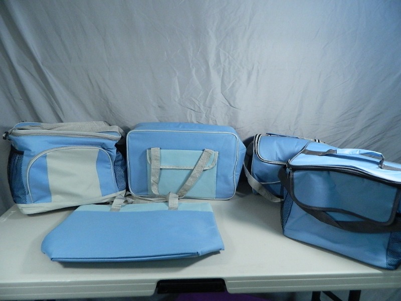 lot 195 image: 5 New Bags