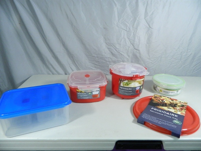 lot 207 image: New Kitchen Items