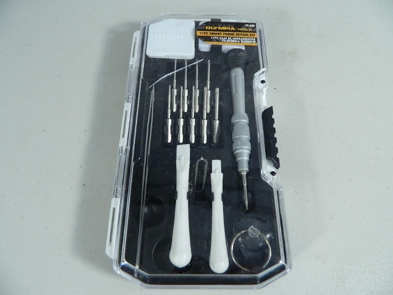 lot 222 image: New IWork 17 Pc Smart Phone Repair Kit