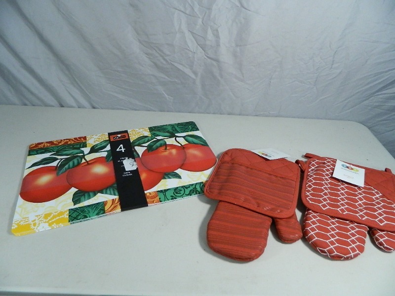 lot 247 image: New Kitchen Items