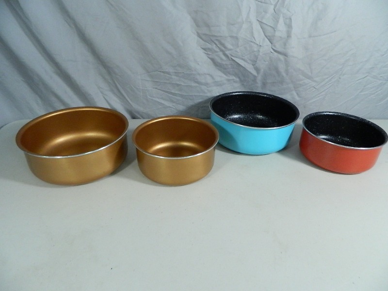 lot 248 image: 4 New Pans