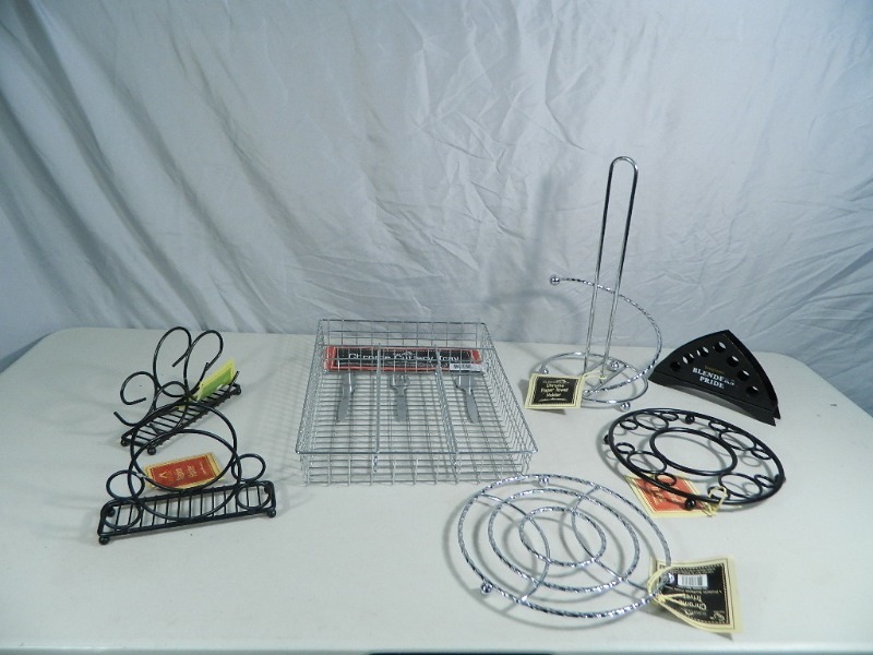 lot 258 image: New Metal Kitchen Items