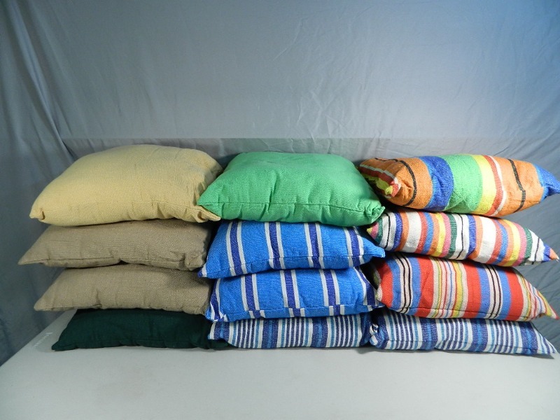 lot 274 image: 12 New Assorted Throw Pillows
