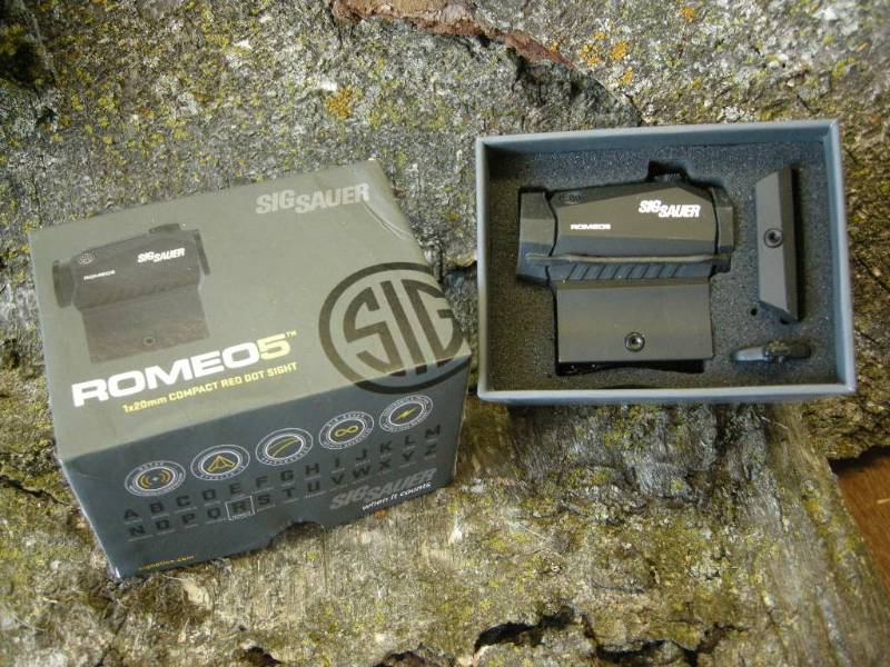 lot 17 image: Sig Sauer Romeo 5 Compact Red Dot Sight