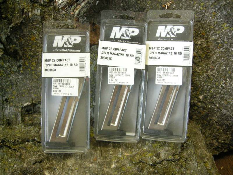 lot 37 image: 3 M&P 22 Compact Magazines 10 Round