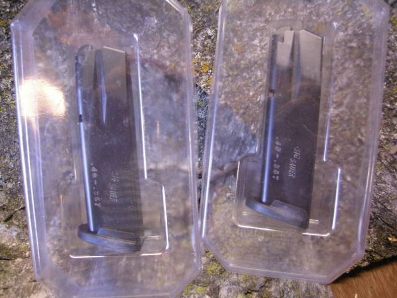 lot 42 image: 2 Sig Sauer .40 - .357 Magazines