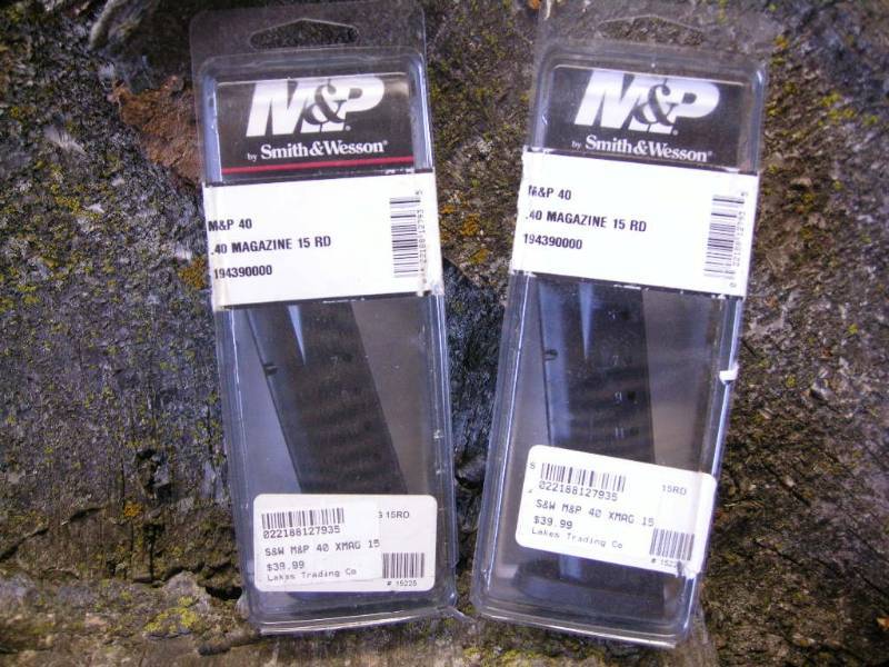 lot 44 image: 2 M&P .40 Magazine 15 Round