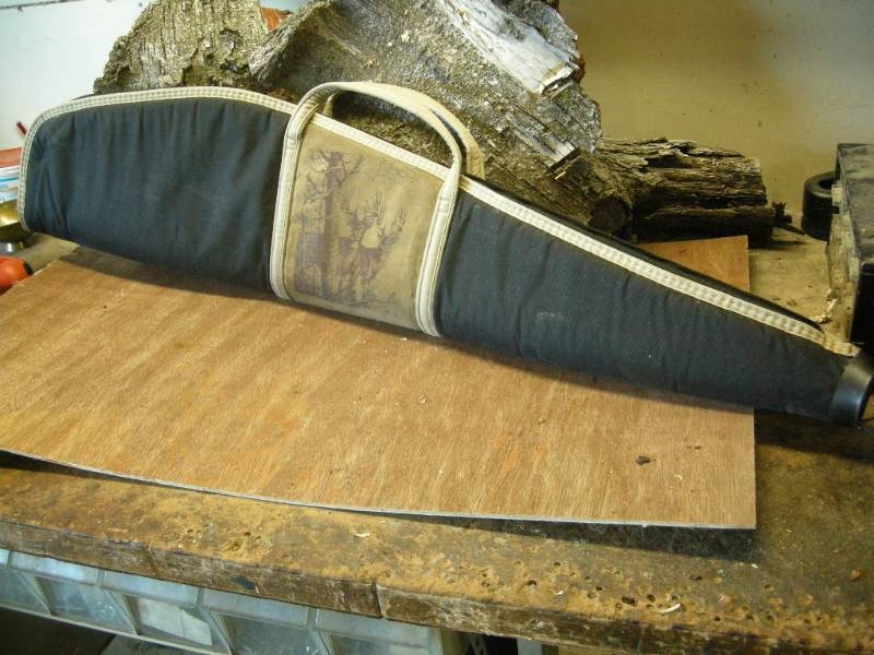 lot 48 image: Canvas and Leather Gun Case