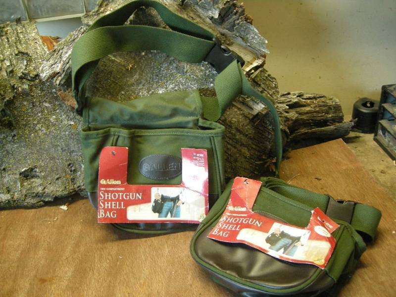lot 49 image: 2 Allen Shotgun Shell Bags