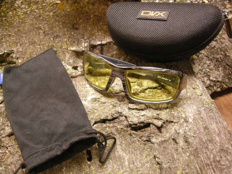 lot 67 image: Wiley X DVX Detour Sunglasses