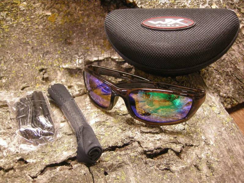 lot 73 image: Wiley X P17 Sunglasses