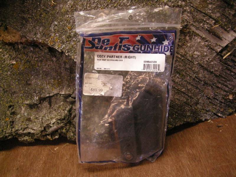 lot 109 image: DeSantis Cozy Partner Bodyguard 380 Holsters