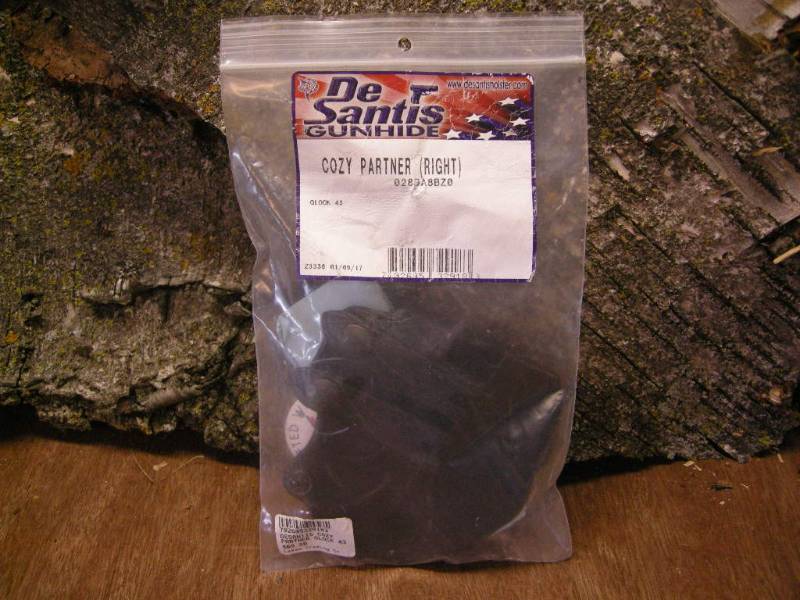 lot 110 image: DeSantis Cozy Partner Glock 43 Holsters
