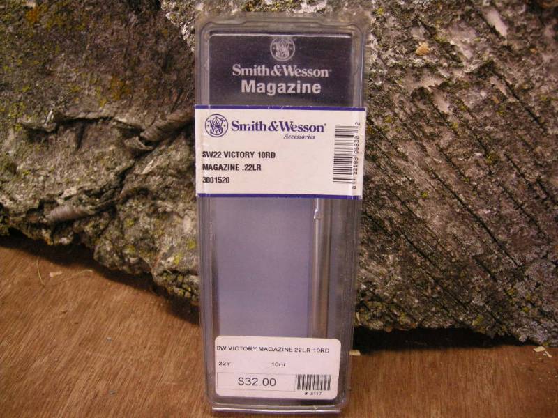 lot 113 image: Smith & Wesson .22LR Magazine