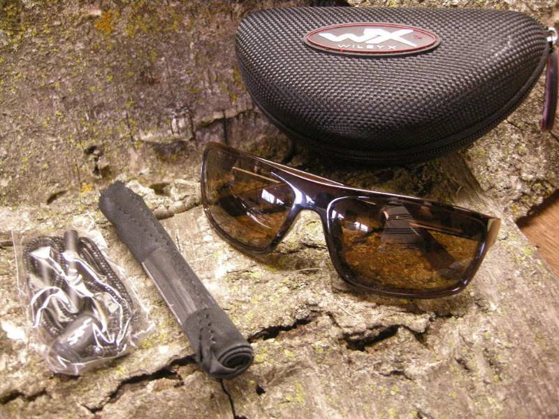 lot 128 image: Wiley X Peak Sunglasses