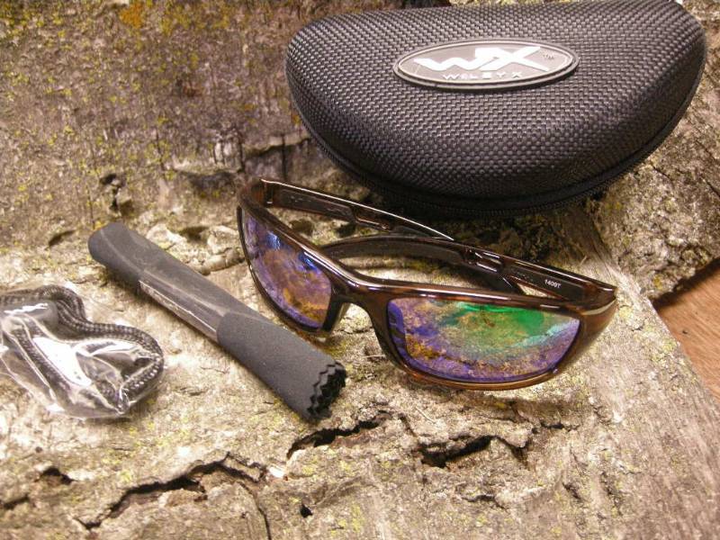 lot 132 image: Wiley x P17 Sunglasses