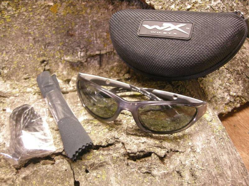 lot 135 image: Wiley X Air Rage Sunglasses
