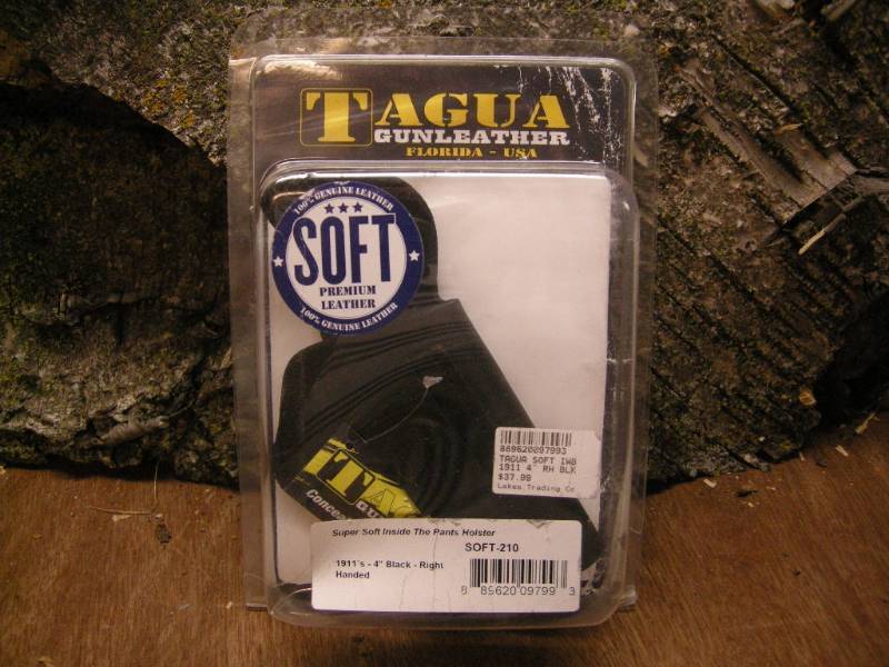 lot 144 image: Tagua Super Soft 1911 Holster
