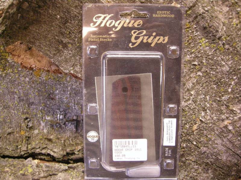 lot 184 image: Hogue 1911 Exotic Hardwood Grips