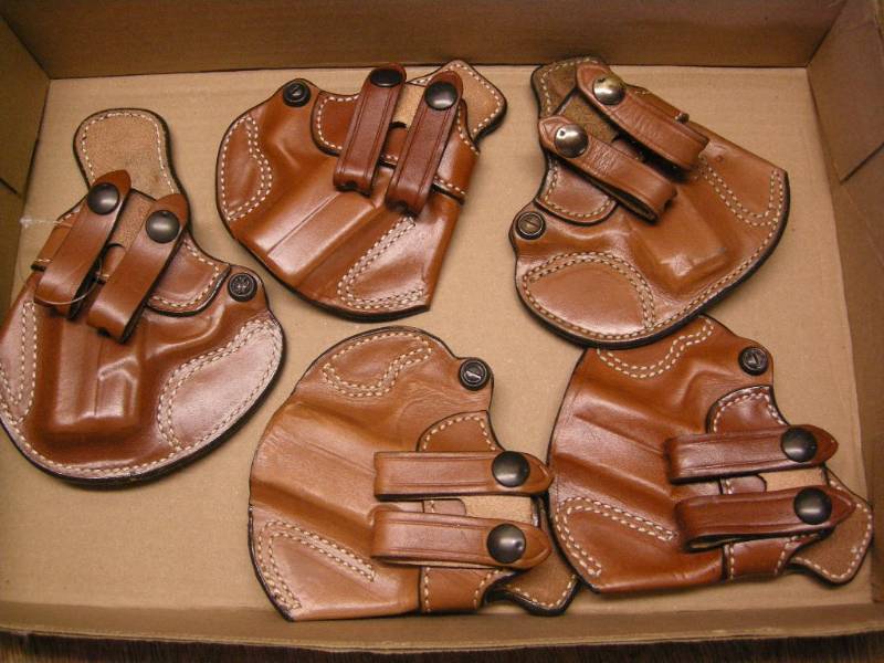 lot 192 image: 5 DeSantis Holsters