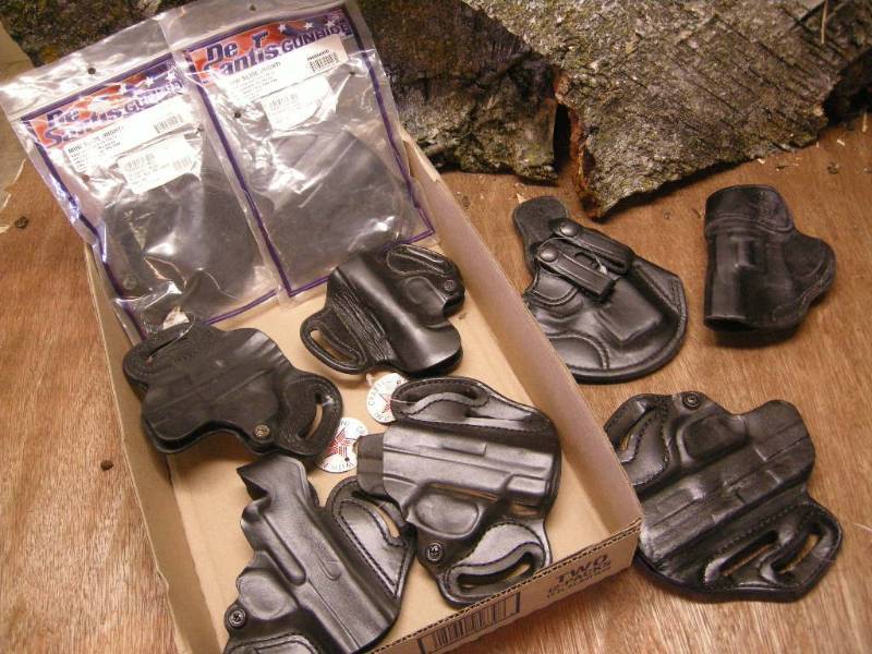 lot 193 image: 9 DeSantis Holsters