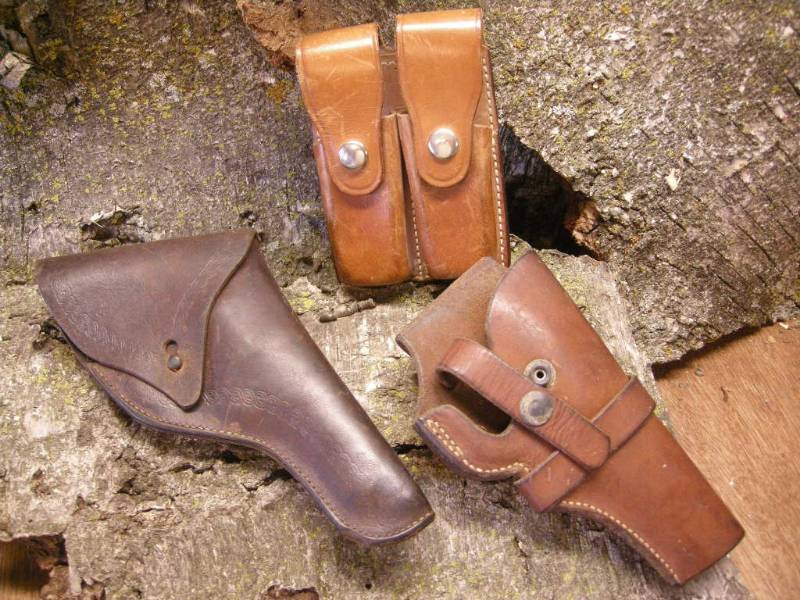 lot 206 image: Vintage Holsters