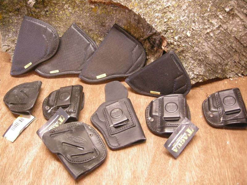 lot 207 image: Tagua Holsters