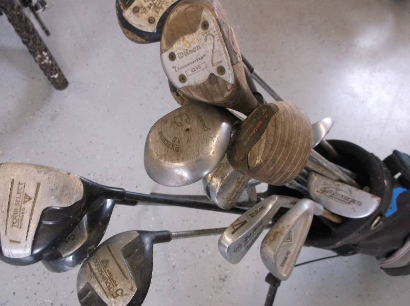 GOFF BAG AND CLUBS