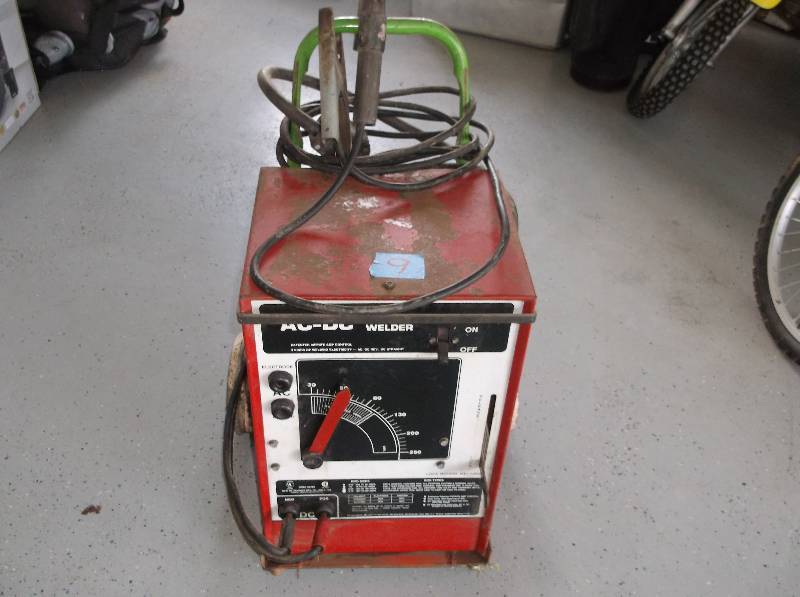 WELDER  AC-DC  CENTURY