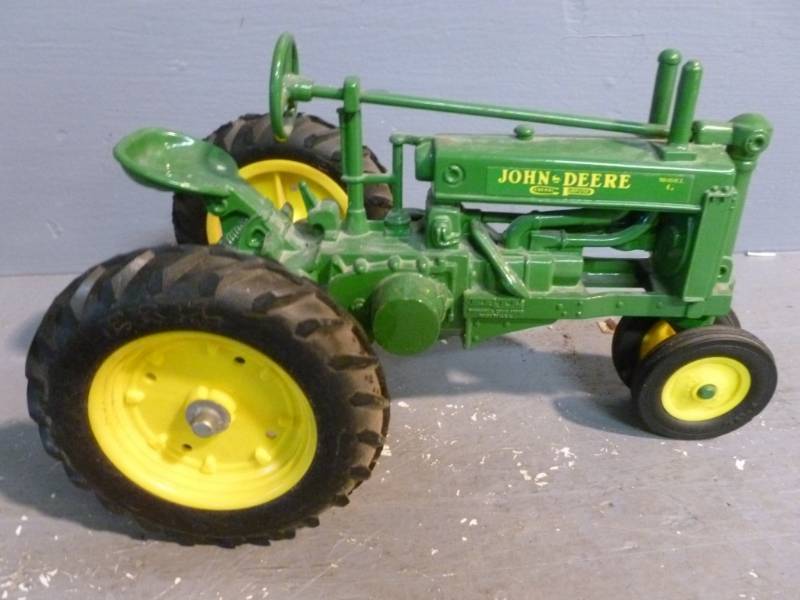 Ertl - John Deere Tractor