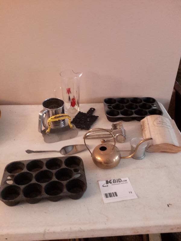 lot 72 image: Lot of Baking Supplies