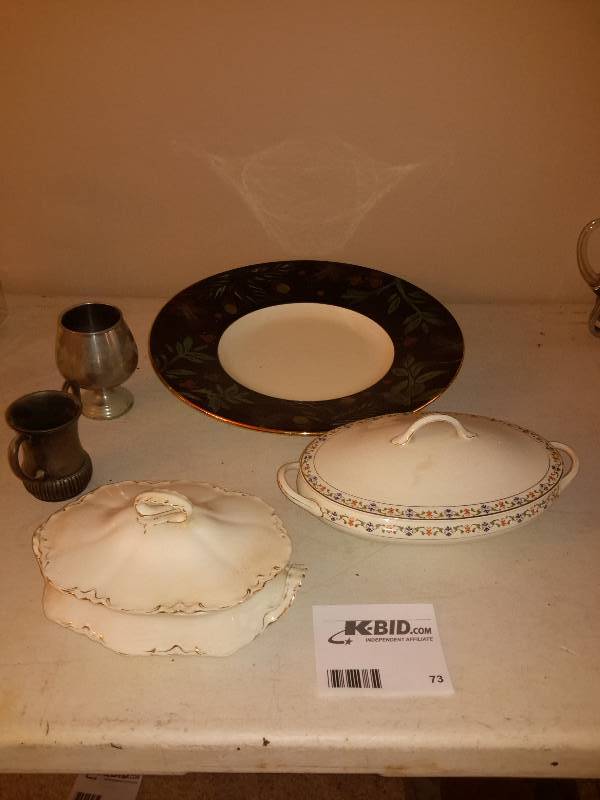 lot 73 image: Decorative Serving Pieces