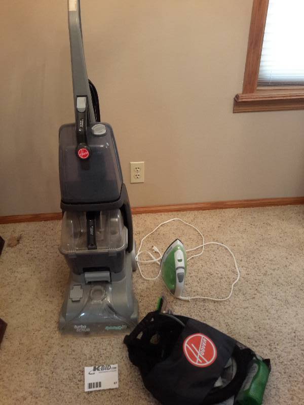 lot 87 image: 1 Hoover Vacuume, 1 Black & Decker Iron