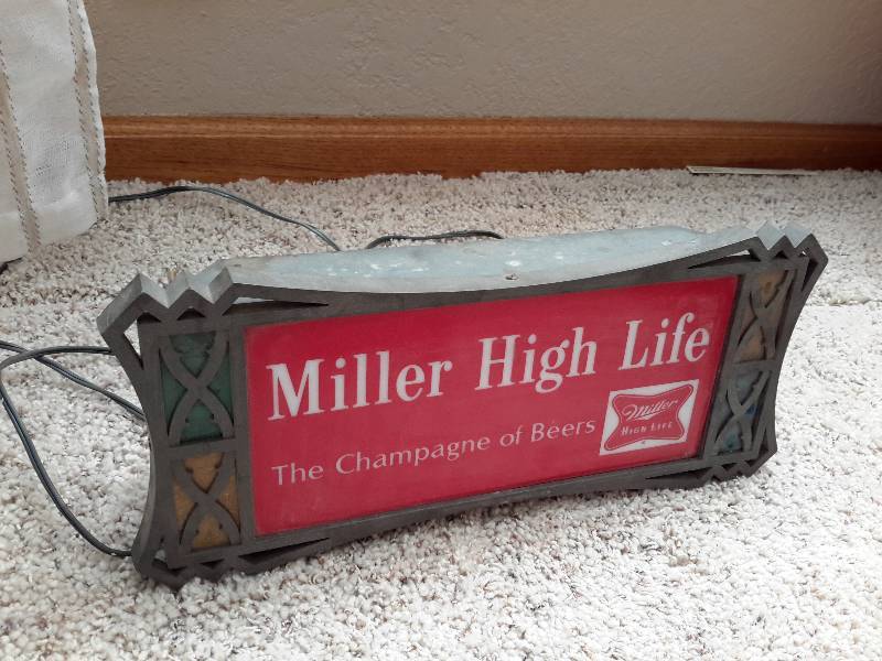 lot 3 image: Old School Miller High Life Light Up Sign